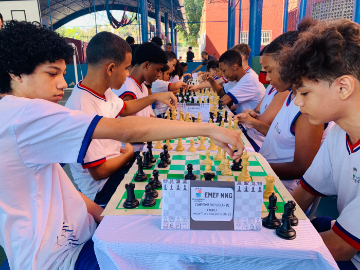 Campeonato de xadrez cativa estudantes da Emef Neusa Nunes Gonçalves