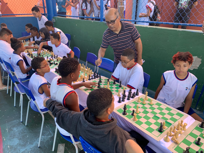 Campeonato de xadrez cativa estudantes da Emef Neusa Nunes Gonçalves
