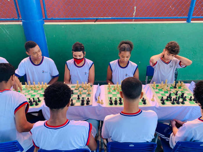 Campeonato de xadrez cativa estudantes da Emef Neusa Nunes Gonçalves