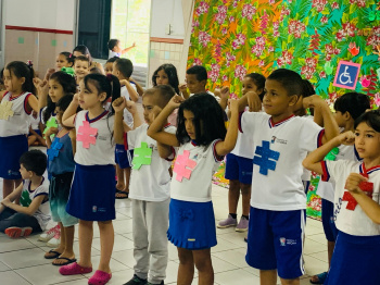 Crianças do Cmei Thomaz Tommasi encantam com música, sensibilidade e inclusão