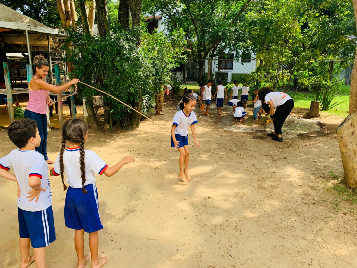 Visita pedagógica evidencia magia da arte e da natureza na educação