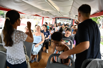 Passeio no Ônibus Panorâmico em Comemoração ao Dia do Surdo