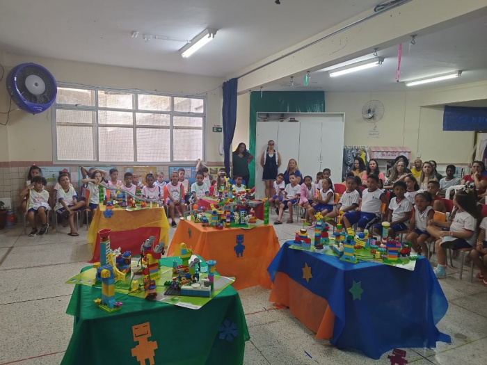 Grupo 6 do Cmei Maria Goretti Coutinho Cosme apresenta projetos do First Lego League