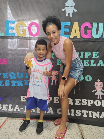 Jéssica Alves, mãe do Lorenzo, do 6 A, ficou superorgulhosa do desempenho do filho
