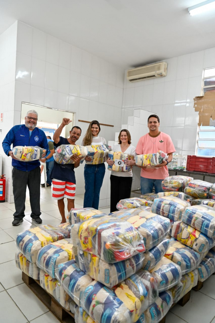 Entrega de cestas de alimentos