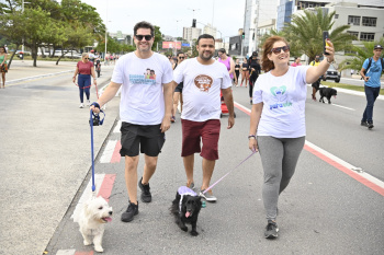 Tutores na segunda edição do "Cãominhada", em Camburi