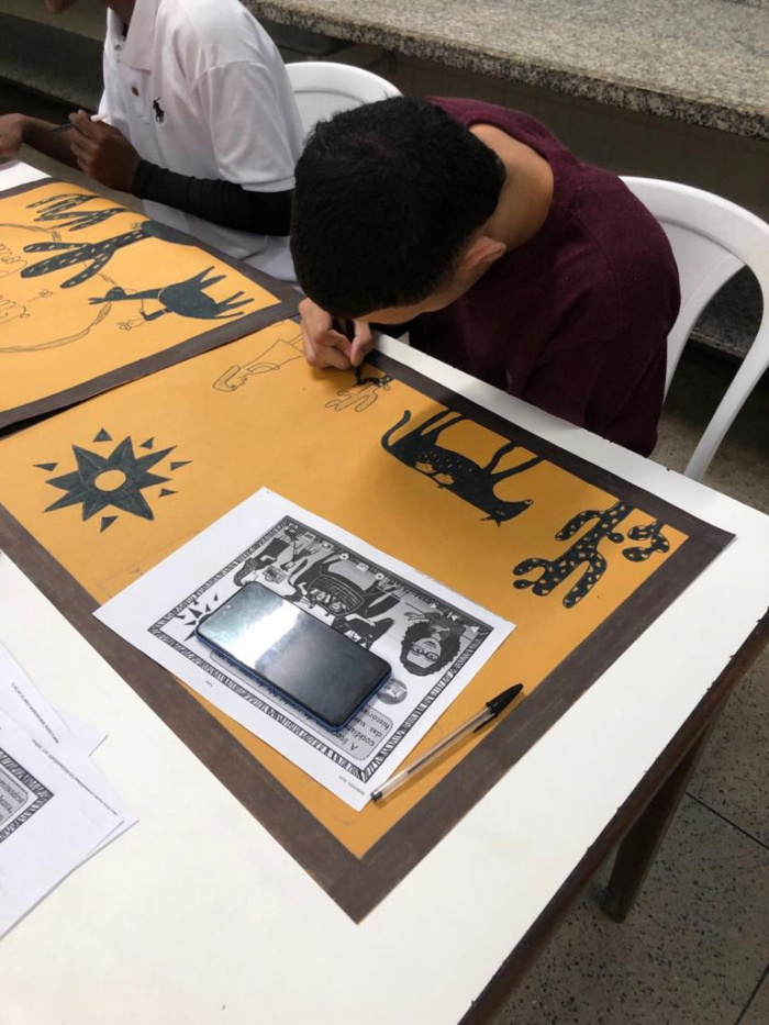 Bordados e cordéis: costurando histórias na EJA da Emef Aristóbulo Barbosa Leão