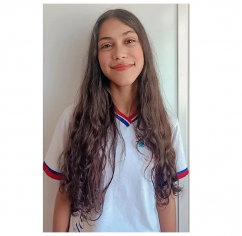 Estudante Vitória Cruz de Aguiar