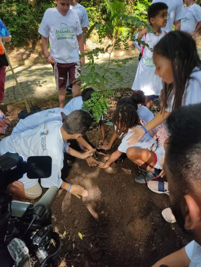 Programa VixFlora promove ações ambientais com crianças do Cajun Nova Palestina