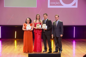 Priscilla Santos, professora da rede municipal de ensino e vencedora do prêmio educador nota 10