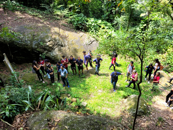 Estudantes de escola estadual aprendem sobre Mata Atlântica na Gruta da Onça