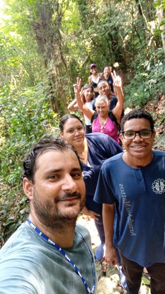 Estudantes de escola estadual aprendem sobre Mata Atlântica na Gruta da Onça