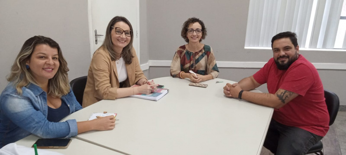 Centro de Referência em IST de Vitória recebe visita técnica de profissionais de Marataízes