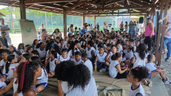 Mais de 400 estudantes aprendem sobre manguezal no Parque Baía Noroeste