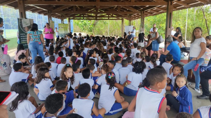 Mais de 400 estudantes aprendem sobre manguezal no Parque Baía Noroeste