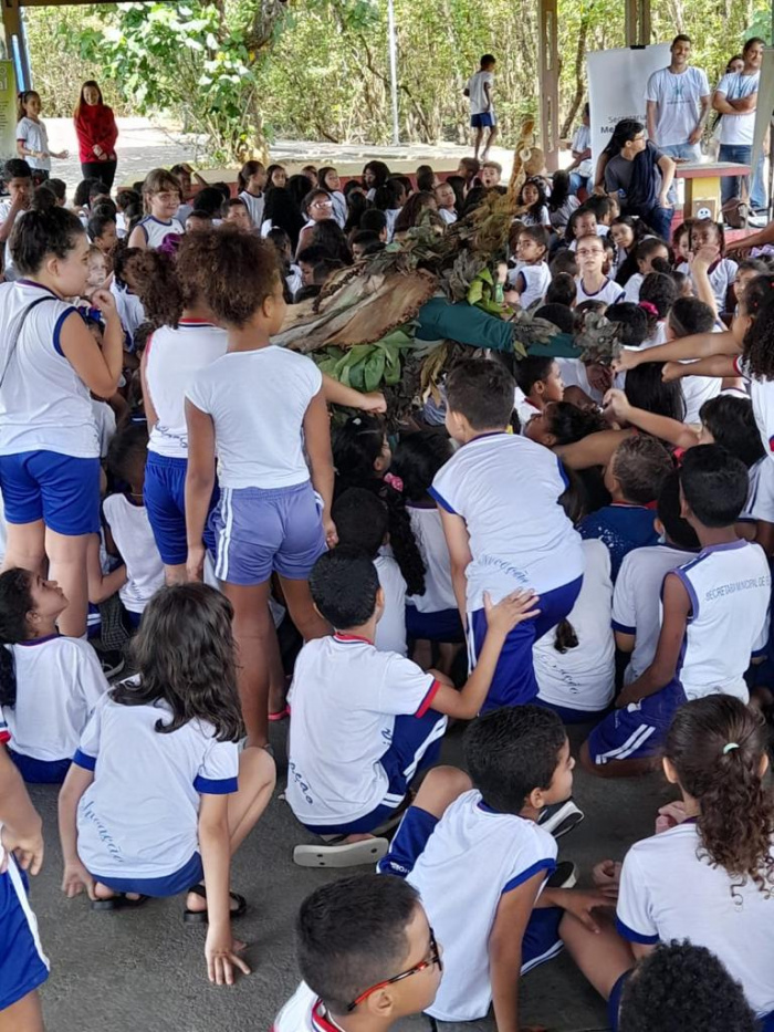 Mais de 400 estudantes aprendem sobre manguezal no Parque Baía Noroeste