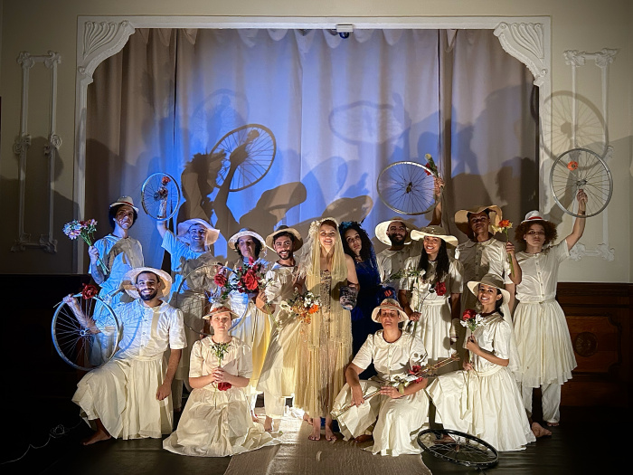 O objetivo é apresentar a montagem cênica de formatura dos alunos do curso técnico de Teatro.