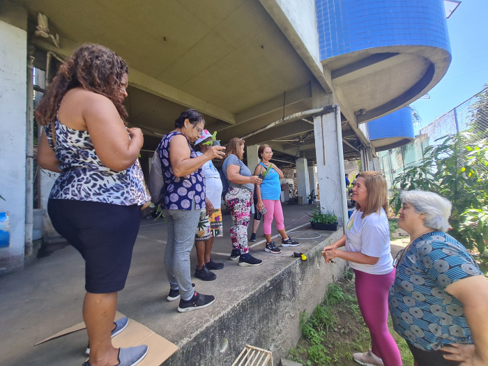 Atividades físicas no Viveiro de Plantas Medicinais do Parque Tabuazeiro