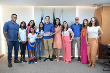 Aluna Vitória Medalha de Ouro no Concurso QUIMENINAS