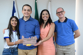 Aluna Vitória Medalha de Ouro no Concurso QUIMENINAS