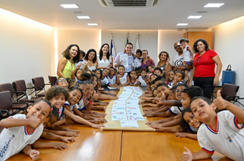 Crianças do Cmei Yolanda Lucas da Silva visitam a sede da Prefeitura de Vitória