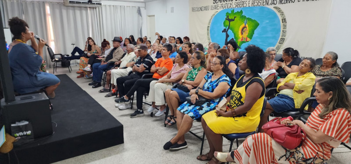 Café Literário realizado no auditório da Emef EJA Admardo Serafim de Oliveira