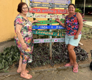 Vera Lúcia e Margarida, em um dos lugares que acham mais bonito do Centro de Convivência
