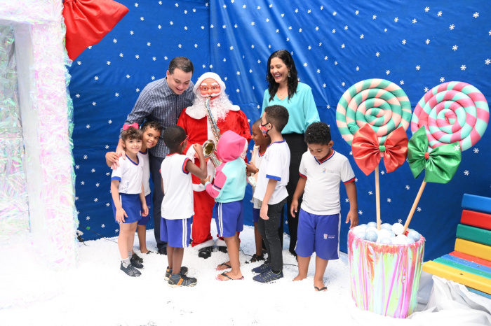 Vila do Papai Noel no Cmei Terezinha Vasconcelos Salvador