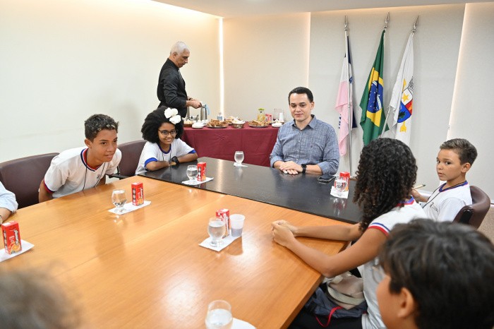 Dia de Acompanhamento do Prefeito Mirim da EMEF Lenir Berlot