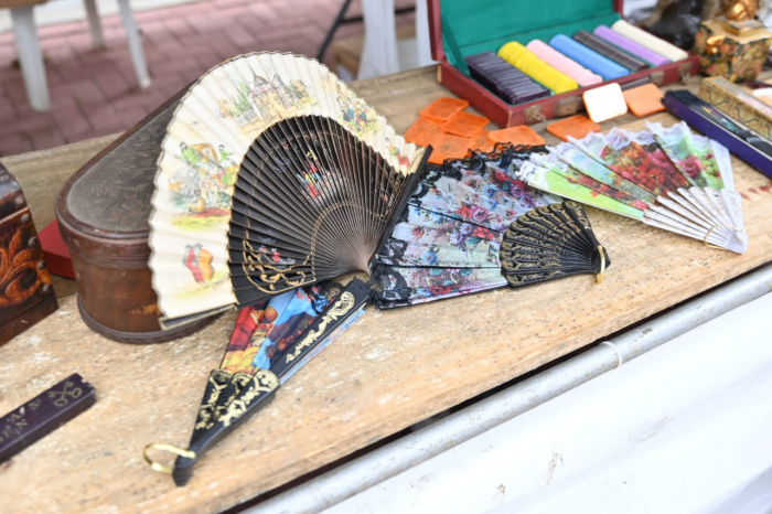 Feira de Antiguidades da Rua da Lama.