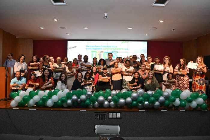 Homenagem aos alunos que foram aprovados no IFES