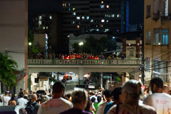 Caminhada Luminosa pela Paz para Celebrar o Natal