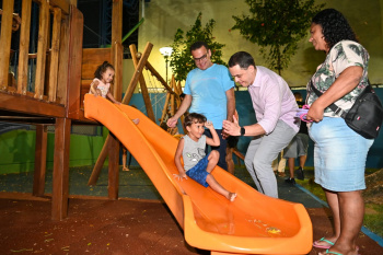 Noite de mágica e alegria na entrega do novo Parque Kids em Maria Ortiz
