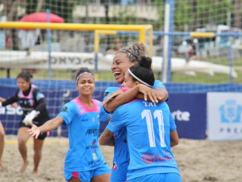 Equipe de beach soccer feminino da Grande São Pedro