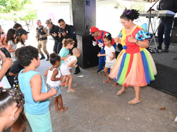 Guarda Municipal realiza ação lúdica com crianças