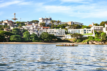 Canoa havaiana na Ilha do Boi