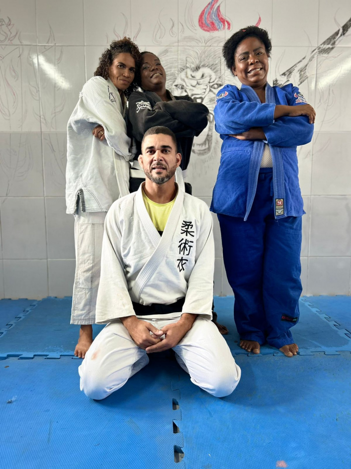 Prática do jiu-jitsu ajuda usuários do centro pop a superarem a condição de rua