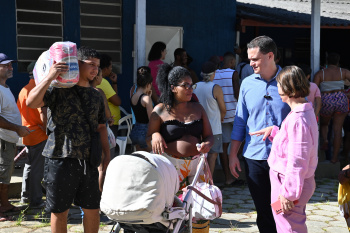 Entrega de Cestas Básicas em São Pedro