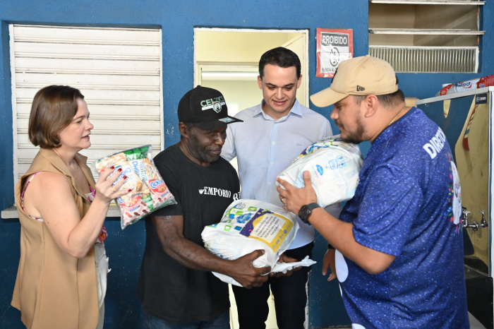 Entrega de Cestas Básicas em parceria com a LIESGE