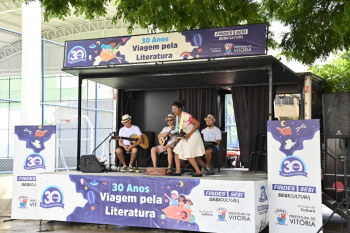 Visita do caminhão da cultura no bairro de Itararé na manhã deste sábado (13)