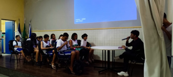 Estudantes do 8º e 9º ano protagonizam atividades de combate ao bullying