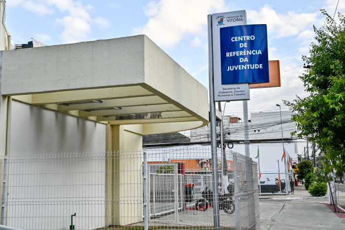Fachada - CRJ - Centro de Refenrência da Juventude - Ilha de Santa Maria