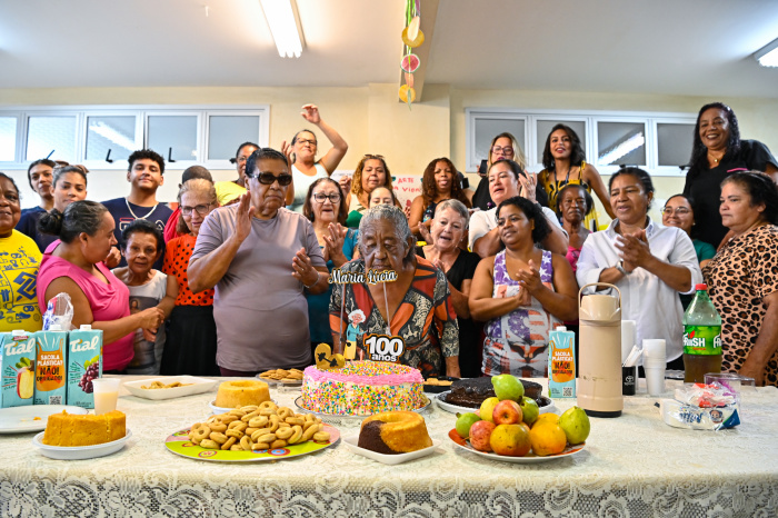 Comemoração de aniversário de 100 anos da Sra Maria Lucia na UBS de Jesus de Nazareth