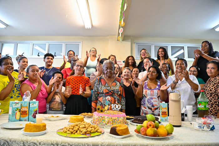 Comemoração de aniversário de 100 anos da Sra Maria Lucia na UBS de Jesus de Nazareth