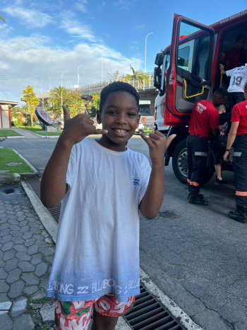 Benjamim na visita ao Corpo de Bombeiros de Vitória