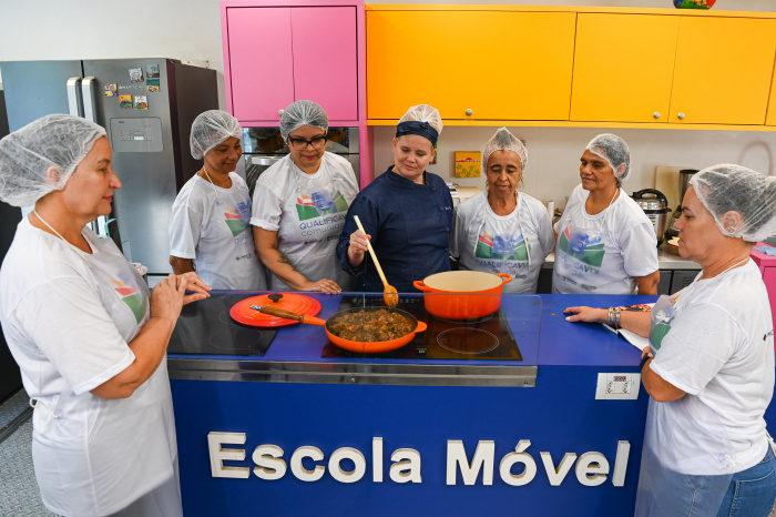 Curso de culinária de carnes, aves e doces no Horto de Maruipe