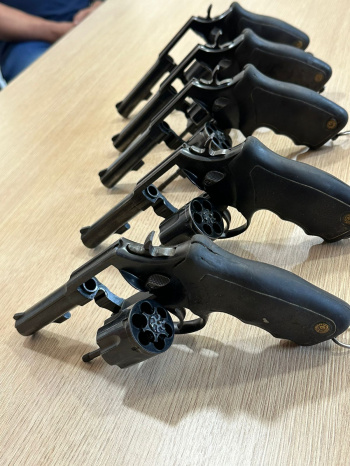 Guarda de Vitória faz doação de armas para Viana