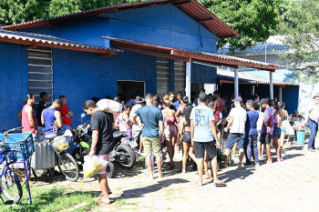 Entrega de Cestas Básicas em São Pedro