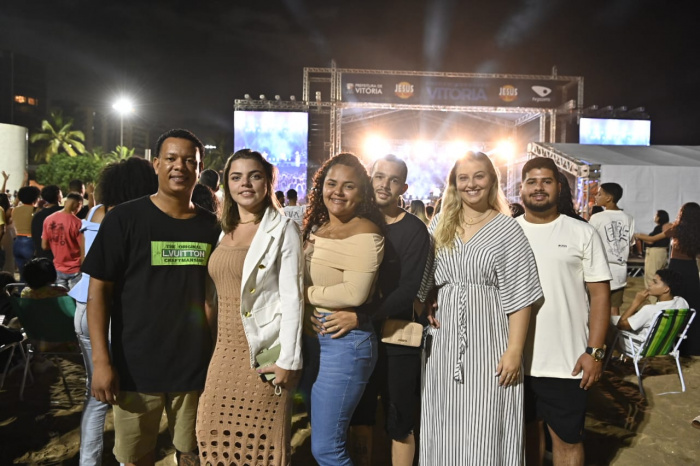 Casal de amigos veiram de São Mateus para prestigiar o JVV