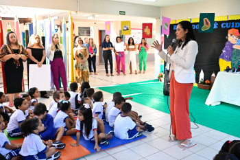 Entrega dos Tênis no CEMEI Eldina Maria Soares Braga